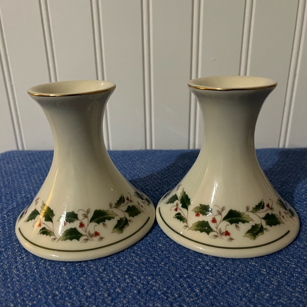 Elegant Cream Candle Holders with Holly Design